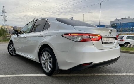 Toyota Camry, 2021 год, 2 360 000 рублей, 7 фотография