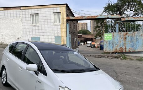 Toyota Prius, 2013 год, 1 550 000 рублей, 2 фотография