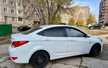 Hyundai Solaris II рестайлинг, 2015 год, 675 000 рублей, 3 фотография