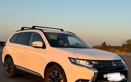 Mitsubishi Outlander III рестайлинг 3, 2021 год, 2 600 000 рублей, 1 фотография