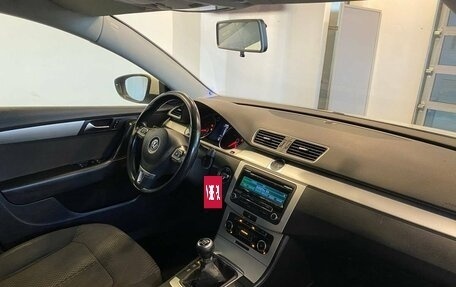 Volkswagen Passat B7, 2011 год, 1 064 000 рублей, 12 фотография