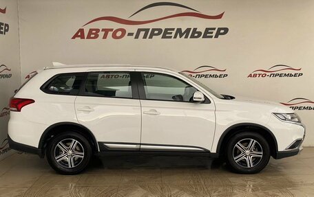 Mitsubishi Outlander III рестайлинг 3, 2018 год, 1 870 000 рублей, 4 фотография