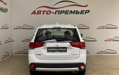 Mitsubishi Outlander III рестайлинг 3, 2018 год, 1 870 000 рублей, 6 фотография