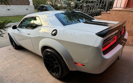 Dodge Challenger III рестайлинг 2, 2020 год, 5 499 999 рублей, 2 фотография