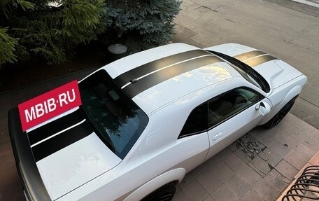 Dodge Challenger III рестайлинг 2, 2020 год, 5 499 999 рублей, 4 фотография