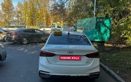 Hyundai Solaris II рестайлинг, 2018 год, 1 050 000 рублей, 10 фотография