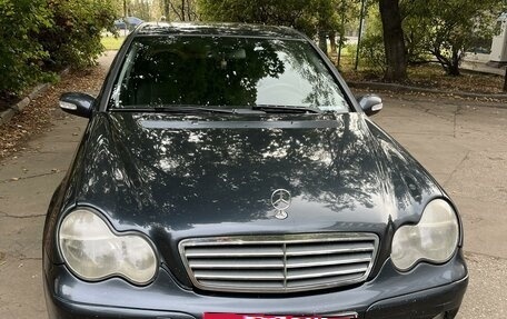 Mercedes-Benz C-Класс, 2003 год, 600 000 рублей, 2 фотография