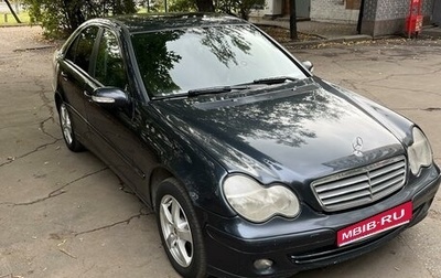 Mercedes-Benz C-Класс, 2003 год, 600 000 рублей, 1 фотография