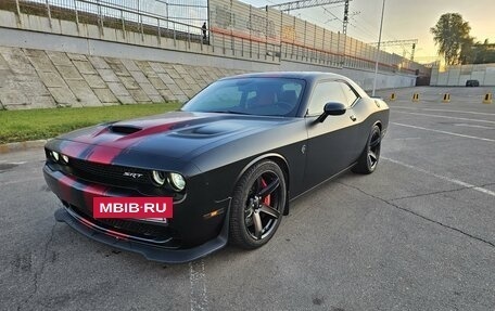 Dodge Challenger III рестайлинг 2, 2016 год, 10 000 000 рублей, 3 фотография