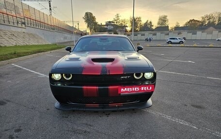 Dodge Challenger III рестайлинг 2, 2016 год, 10 000 000 рублей, 2 фотография