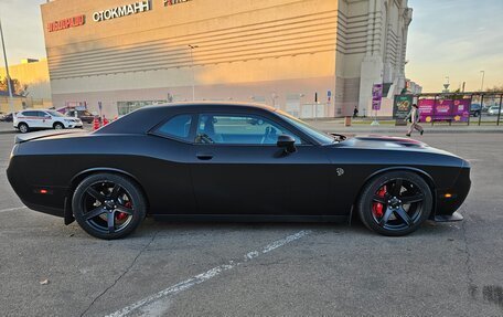 Dodge Challenger III рестайлинг 2, 2016 год, 10 000 000 рублей, 8 фотография