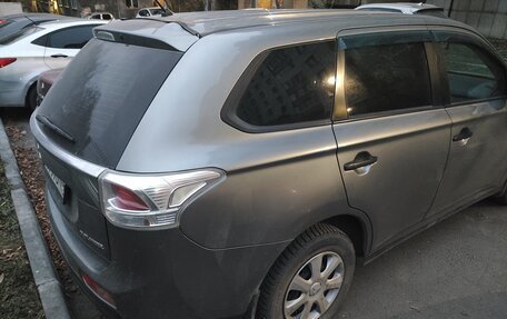 Mitsubishi Outlander III рестайлинг 3, 2013 год, 1 400 000 рублей, 4 фотография