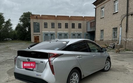 Toyota Prius IV XW50, 2017 год, 1 750 000 рублей, 3 фотография