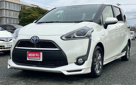 Toyota Sienta II, 2020 год, 1 350 000 рублей, 2 фотография