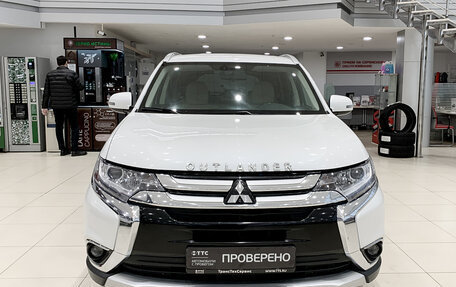 Mitsubishi Outlander III рестайлинг 3, 2018 год, 2 150 000 рублей, 2 фотография