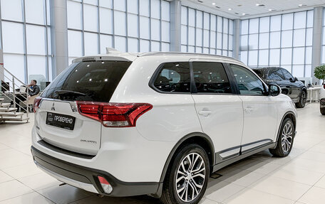 Mitsubishi Outlander III рестайлинг 3, 2018 год, 2 150 000 рублей, 5 фотография