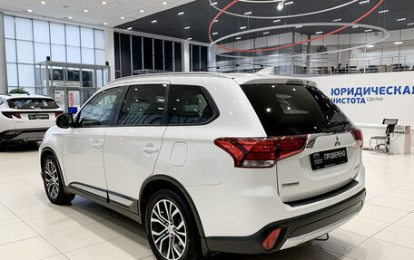 Mitsubishi Outlander III рестайлинг 3, 2018 год, 2 150 000 рублей, 7 фотография