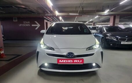 Toyota Prius IV XW50, 2021 год, 2 224 000 рублей, 2 фотография