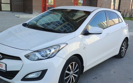 Hyundai i30 II рестайлинг, 2013 год, 999 999 рублей, 1 фотография