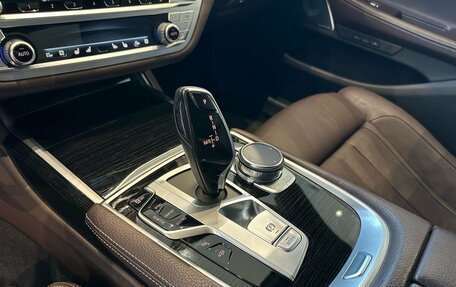 BMW 7 серия, 2018 год, 3 797 000 рублей, 13 фотография