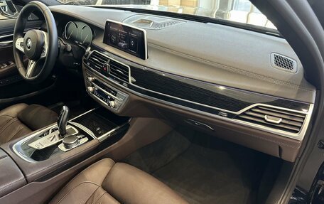 BMW 7 серия, 2018 год, 3 797 000 рублей, 8 фотография