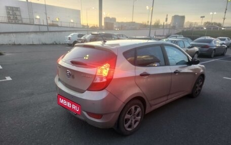 Hyundai Solaris II рестайлинг, 2011 год, 730 000 рублей, 2 фотография