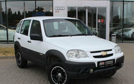 Chevrolet Niva I рестайлинг, 2016 год, 820 000 рублей, 3 фотография