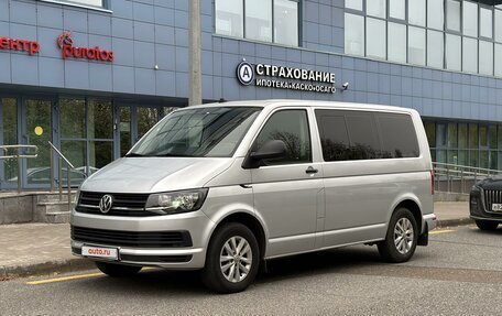 Volkswagen Multivan T6 рестайлинг, 2018 год, 4 390 000 рублей, 3 фотография