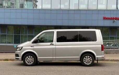 Volkswagen Multivan T6 рестайлинг, 2018 год, 4 390 000 рублей, 4 фотография