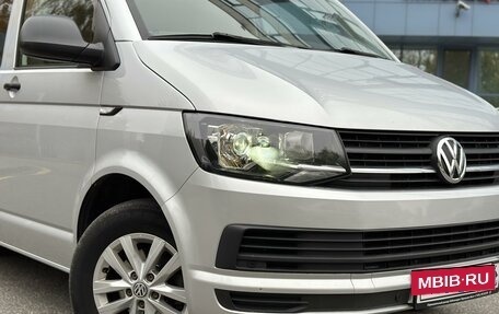 Volkswagen Multivan T6 рестайлинг, 2018 год, 4 390 000 рублей, 10 фотография