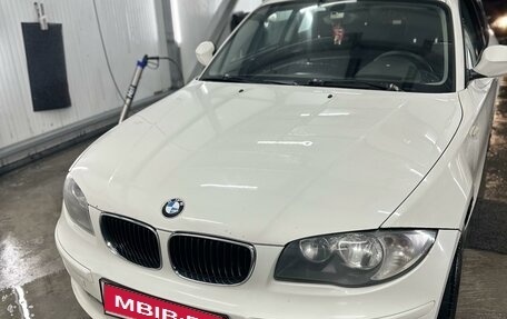 BMW 1 серия, 2011 год, 900 000 рублей, 20 фотография