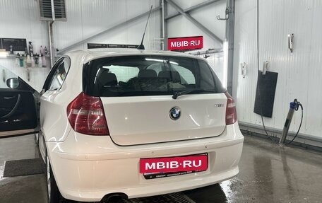 BMW 1 серия, 2011 год, 900 000 рублей, 10 фотография