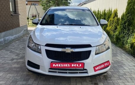 Chevrolet Cruze II, 2010 год, 600 000 рублей, 3 фотография