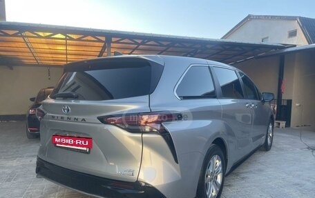 Toyota Sienna, 2020 год, 4 850 000 рублей, 5 фотография