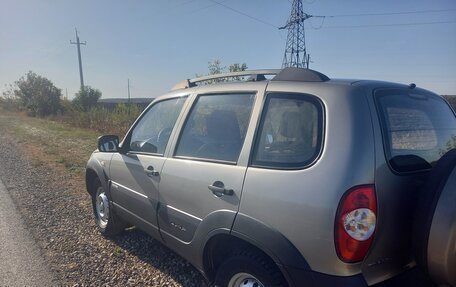 Chevrolet Niva I рестайлинг, 2015 год, 690 000 рублей, 3 фотография