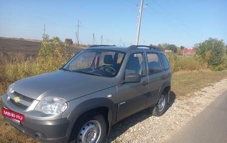 Chevrolet Niva I рестайлинг, 2015 год, 690 000 рублей, 9 фотография