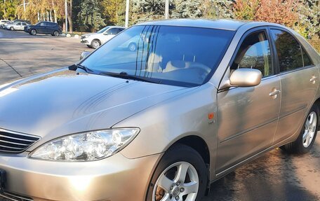 Toyota Camry V40, 2005 год, 750 000 рублей, 2 фотография