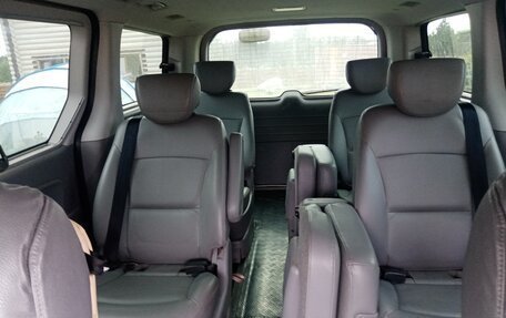 Hyundai Grand Starex Grand Starex I рестайлинг 2, 2014 год, 2 500 000 рублей, 12 фотография