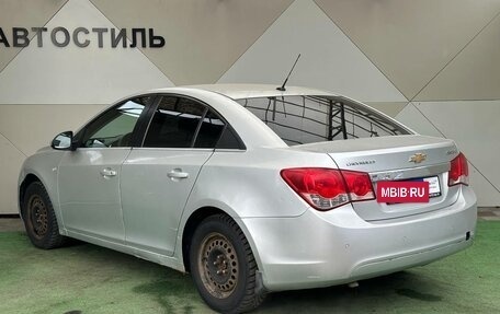 Chevrolet Cruze II, 2010 год, 680 000 рублей, 4 фотография