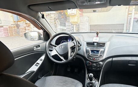 Hyundai Solaris II рестайлинг, 2015 год, 645 000 рублей, 10 фотография