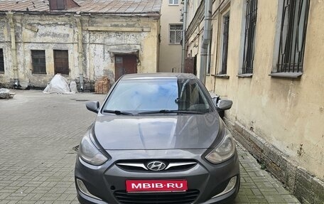 Hyundai Solaris II рестайлинг, 2013 год, 599 000 рублей, 1 фотография