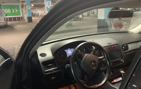 Volkswagen Touareg III, 2011 год, 2 050 000 рублей, 4 фотография