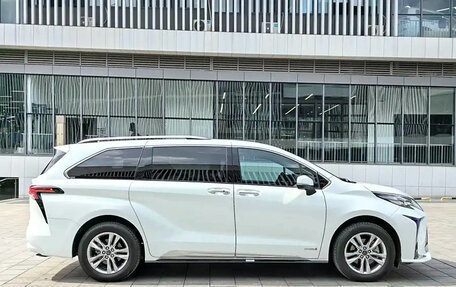 Toyota Sienna, 2021 год, 3 980 000 рублей, 12 фотография