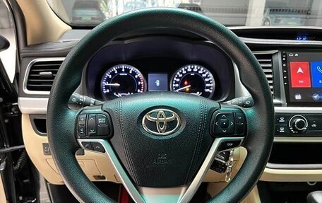 Toyota Highlander III, 2019 год, 3 290 000 рублей, 12 фотография