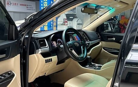 Toyota Highlander III, 2019 год, 3 290 000 рублей, 9 фотография