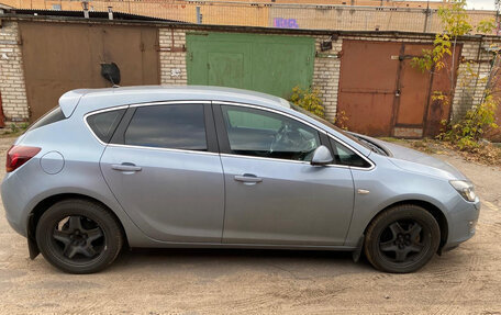 Opel Astra J, 2010 год, 970 000 рублей, 3 фотография