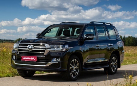 Toyota Land Cruiser 200, 2016 год, 6 490 000 рублей, 1 фотография