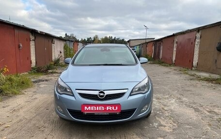 Opel Astra J, 2010 год, 970 000 рублей, 2 фотография