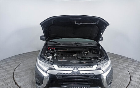 Mitsubishi Outlander III рестайлинг 3, 2020 год, 2 450 000 рублей, 9 фотография