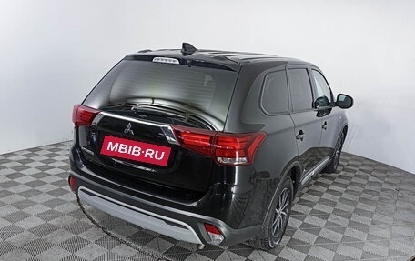 Mitsubishi Outlander III рестайлинг 3, 2020 год, 2 450 000 рублей, 5 фотография